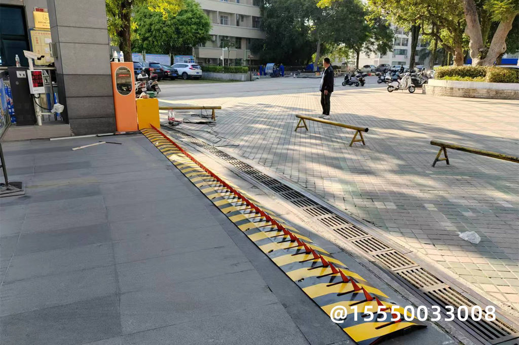 發(fā)電廠主蒸汽管道單向破胎器(圖1)